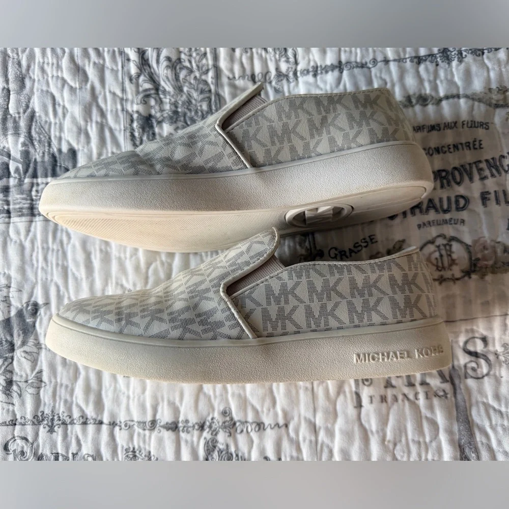 Michael Kors MK Monogram Slip On Sneakers Cream Logo Print Skate Shoes Womens 3